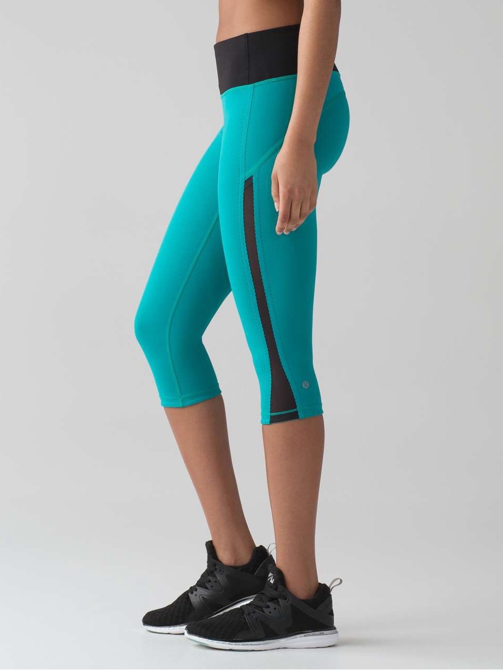Lululemon Smooth Stride Crop 17" Viridian Green Black - Size 4